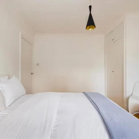 Cool, Quiet Notting Hill 2 Bed