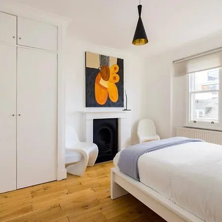 Cool, Quiet Notting Hill 2 Bed *