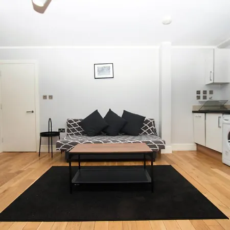 Westciti Caroco 4* Croydon