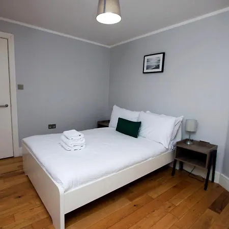 Westciti Caroco Croydon