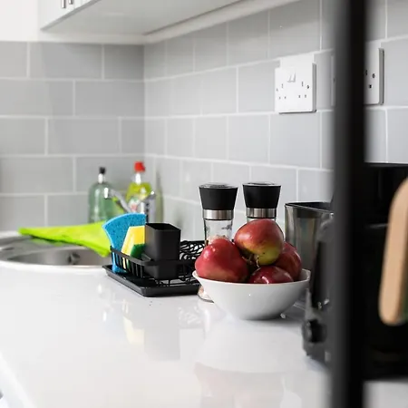 Livestay-modern Studio In Zone 2