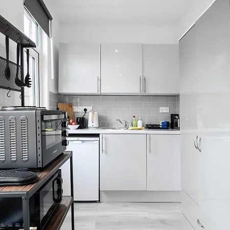Livestay-modern Studio In Zone 2 London