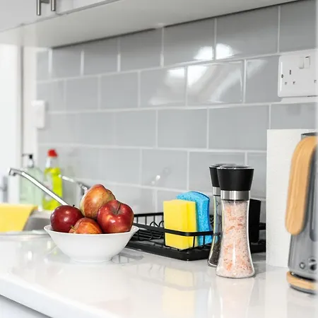 Livestay-modern Studio In Zone 2