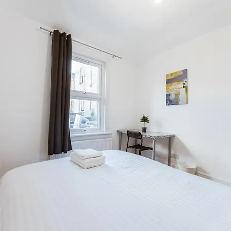 Mile End Double 86a Penzion