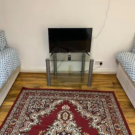 Ground Floor One Bedroom Bayswater Central Apartment London
