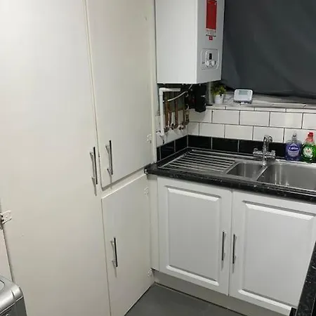 Ground Floor One Bedroom Bayswater Central Apartment London