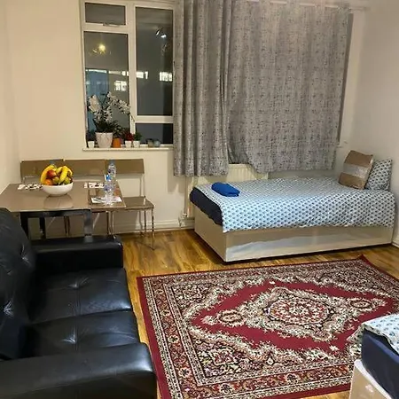 Apartment Ground Floor One Bedroom Bayswater Central