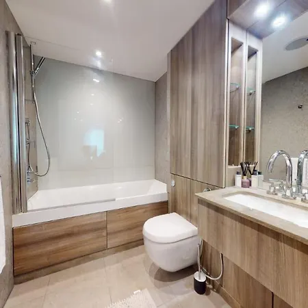Executive Luxury One Bedroom In Vauxhall Apartment *