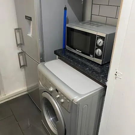 Ground Floor One Bedroom Bayswater Central Apartment London