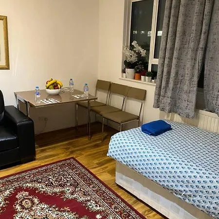 Ground Floor One Bedroom Bayswater Central Apartment London