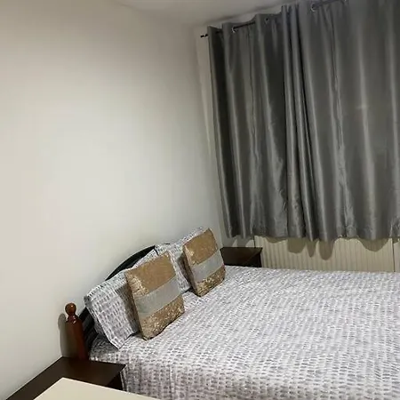 Ground Floor One Bedroom Bayswater Central * London