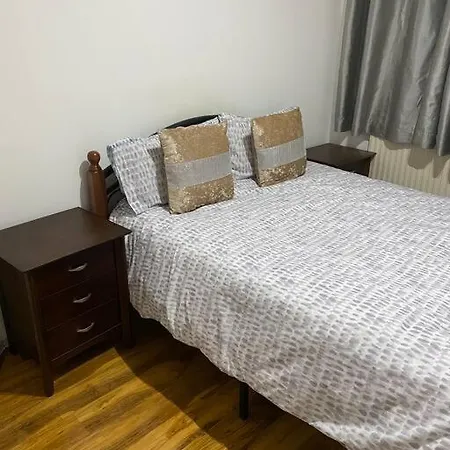 Ground Floor One Bedroom Bayswater Central Apartment London