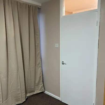 Apartment 016- 1 Bedroom Church Street F31 *