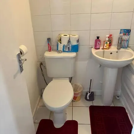 016- 1 Bedroom Church Street F31 *