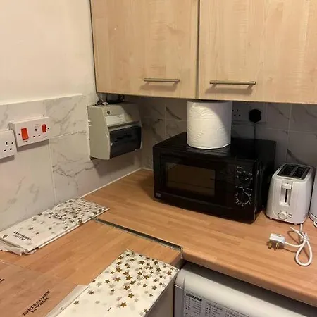 016- 1 Bedroom Church Street F31 Apartment *