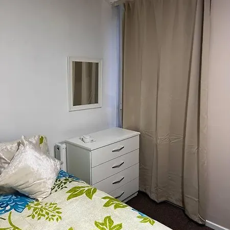 016- 1 Bedroom Church Street F31 London