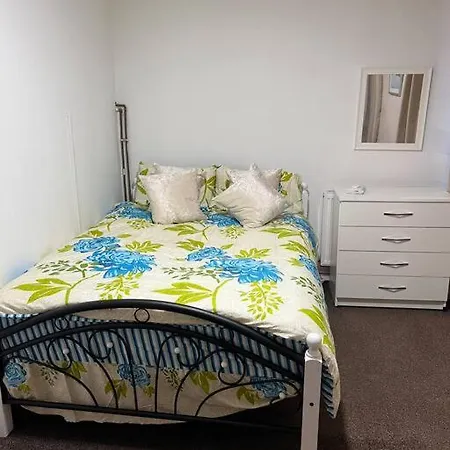 016- 1 Bedroom Church Street F31 Apartment London