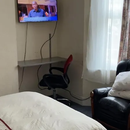 Guest house To Let In 3*