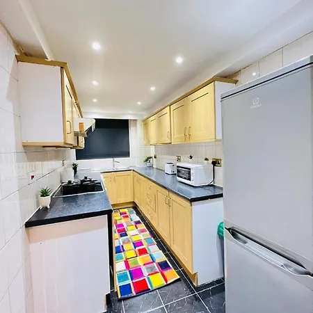 Comfy 2 Bedroom Flat Edgware Road