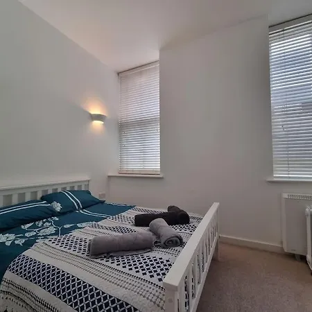 Apartment Modern Two Bedroom Ground Floor