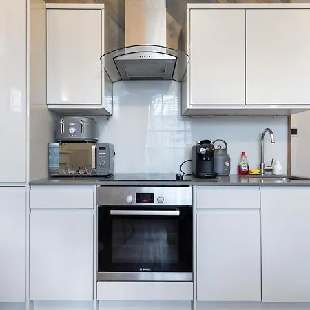 Cosy Flat In * London