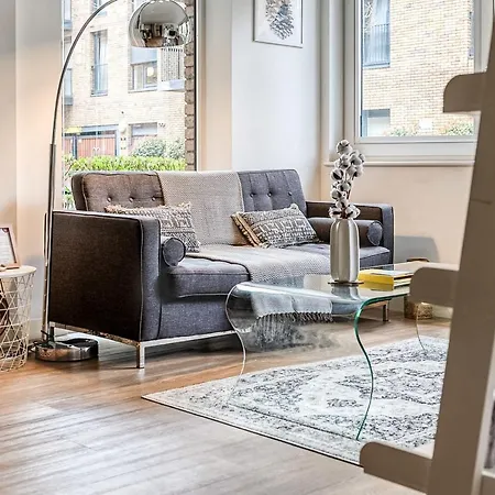 Modern Surrey Quays Flat Apartment *