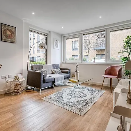 Apartment Modern Surrey Quays Flat