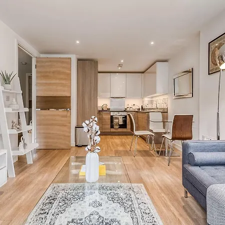 Modern Surrey Quays Flat Apartment *