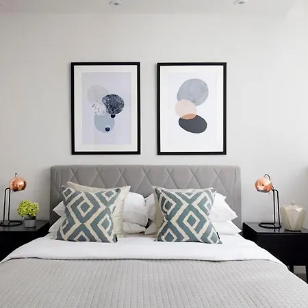 Ennishmore Mews * London