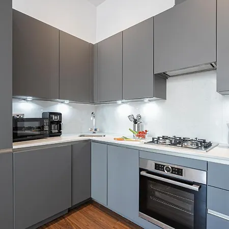 At Kensington And Knightsbridge Apartment