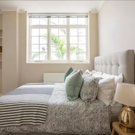 Amazing Mayfair Apartment