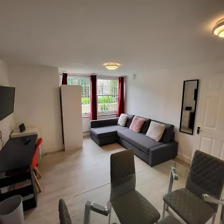 Cosy By Clapham South Underground! Londra