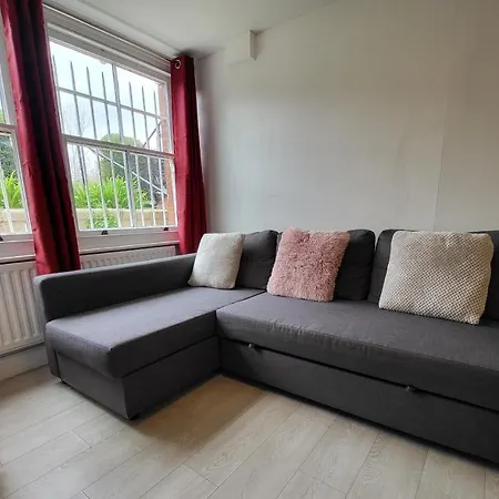 Apartment Cosy By Clapham South Underground!