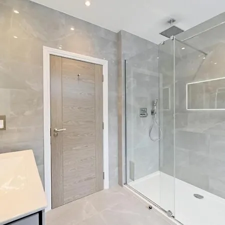 Deluxe Mayfair Luxury *