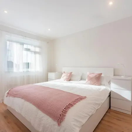 Holiday home Pass The Keys Stylish 2 Bedroom Family *
