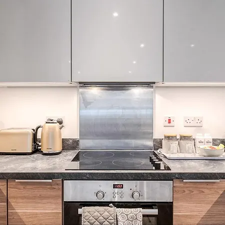 Apartment Modern Surrey Quays Flat *