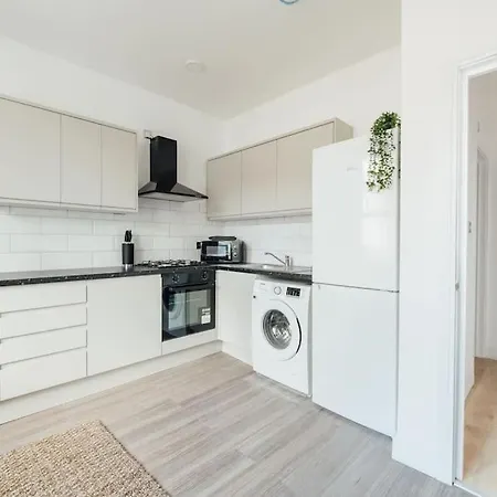 Apartment Stylish 2 Bedroom Flat In Ilford, London