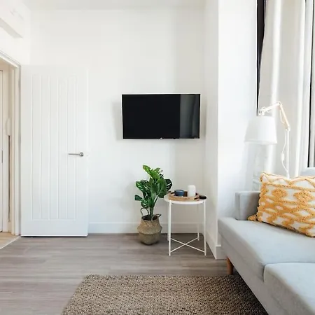 Apartment Stylish 2 Bedroom Flat In Ilford, London