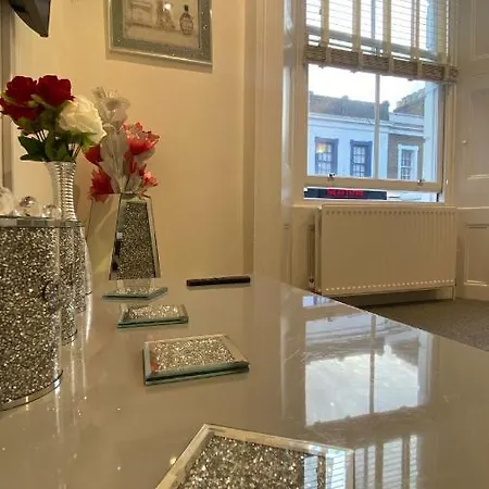 2 Notting Hill Portobello Road Amazing Location! * London