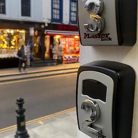 2 Notting Hill Portobello Road Amazing Location! * London