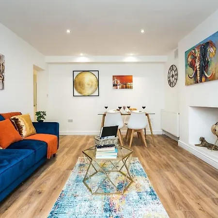 Modern 2 Bed In Croydon- Photo Id Required