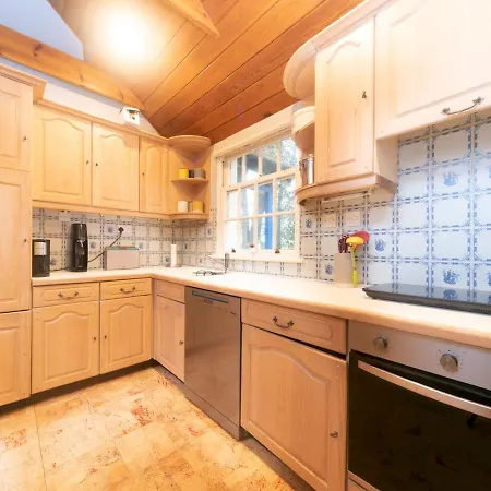 Holiday home Pass The Keys Cosy River House With Beautiful Views *