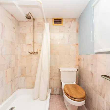 Holiday home Pass The Keys Cosy River House With Beautiful Views *