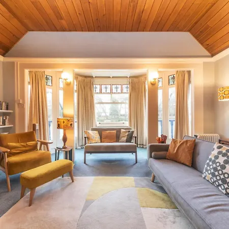 Holiday home Pass The Keys Cosy River House With Beautiful Views