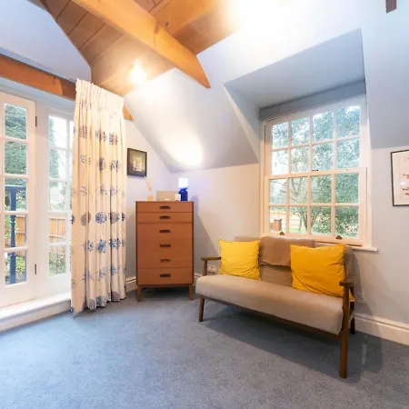 Holiday home Pass The Keys Cosy River House With Beautiful Views