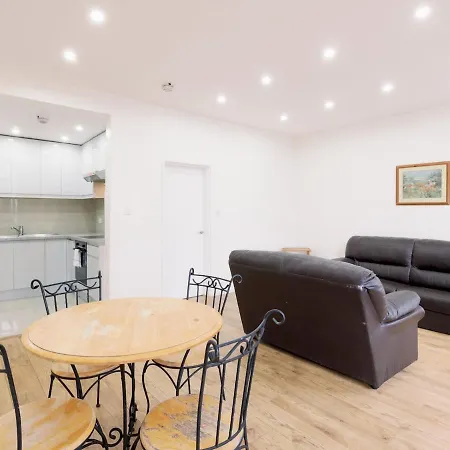 Pass The Keys Family In The Heart Of Bayswater Apartment