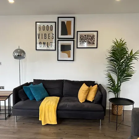 Holiday home 3bed Flat 3wc And Great Location Near Excel City Airport O2 And Canning Town Station *