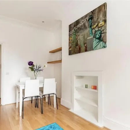 Earl's Court One Bedroom Flat Appartamento