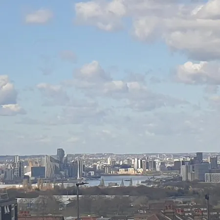 Apartment Luxury 1-bed With Stunning Views Perfect For Short In *