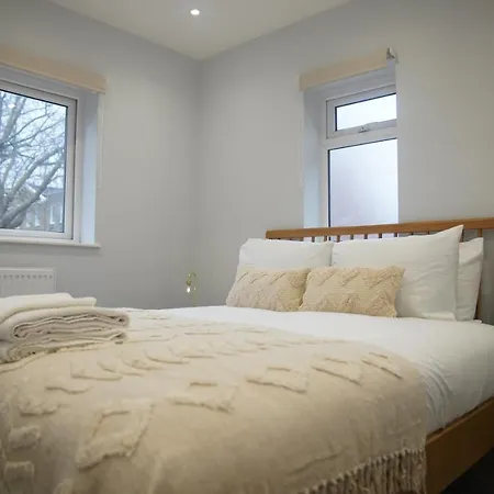 Lux 3bdr For 7 Nr Eye Holiday home